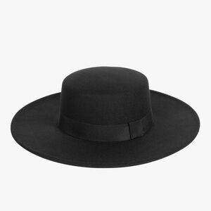 Elegant Black Wide-Brim Hat